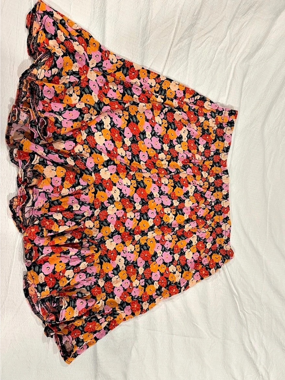 LOFT Floral High Rise Shorts in Black & Pink Size Medium Like New